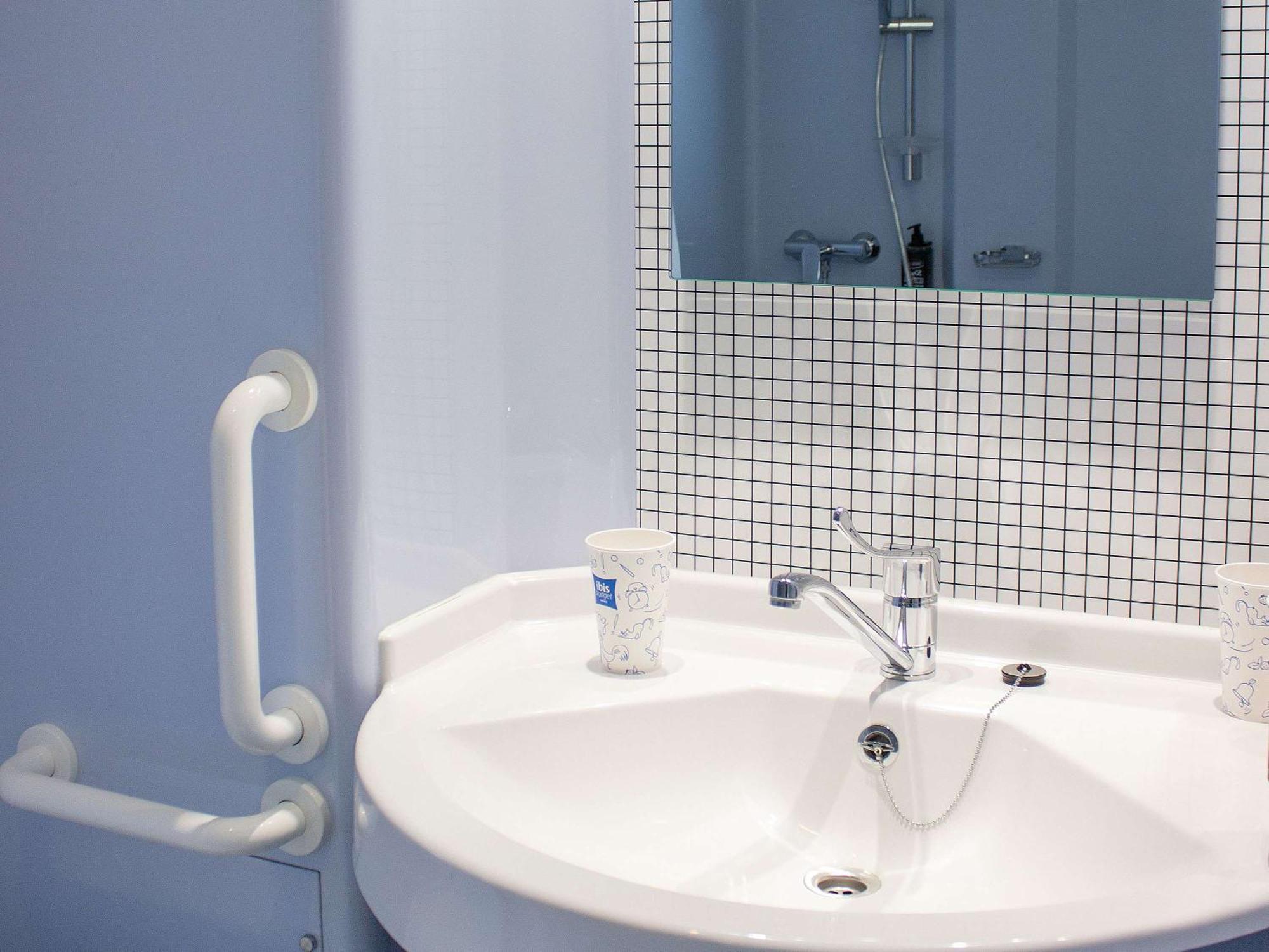 Ibis Budget Lunel Porte De Camargue Aimargues Zewnętrze zdjęcie